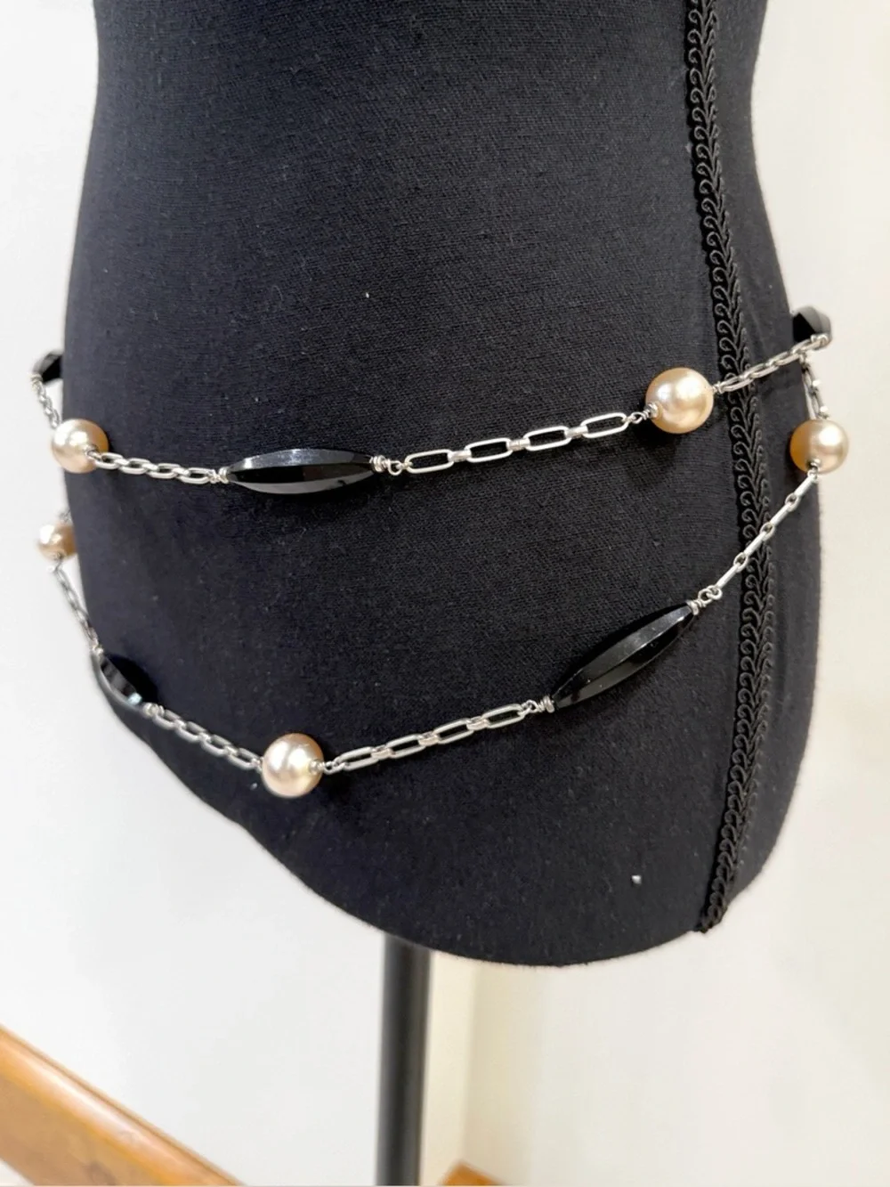 Tanner Faux Pearl and Black Beaded Silver tone Double Layer Chain belt